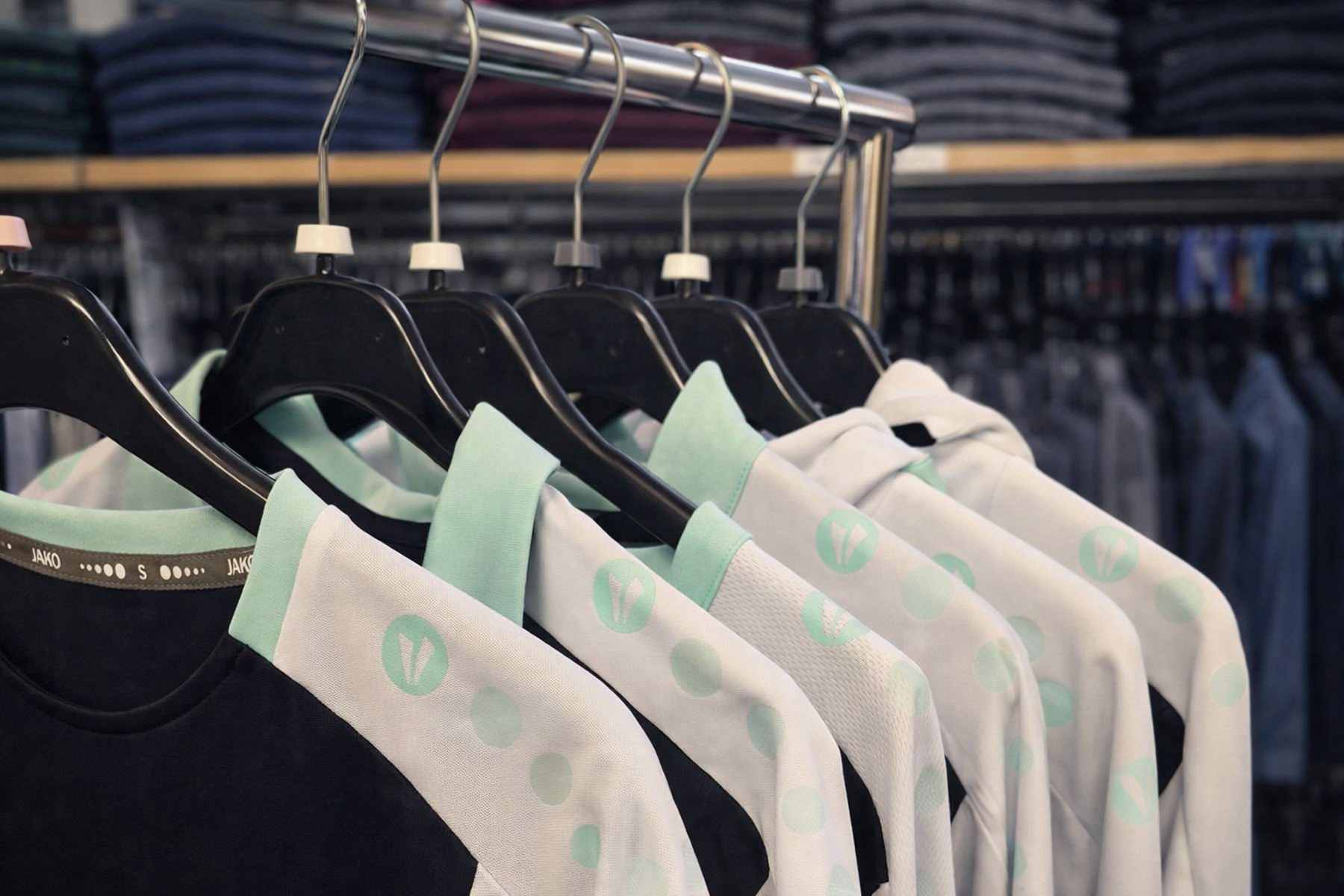 slider_trikot_bg_calm_1800x1200_95kb